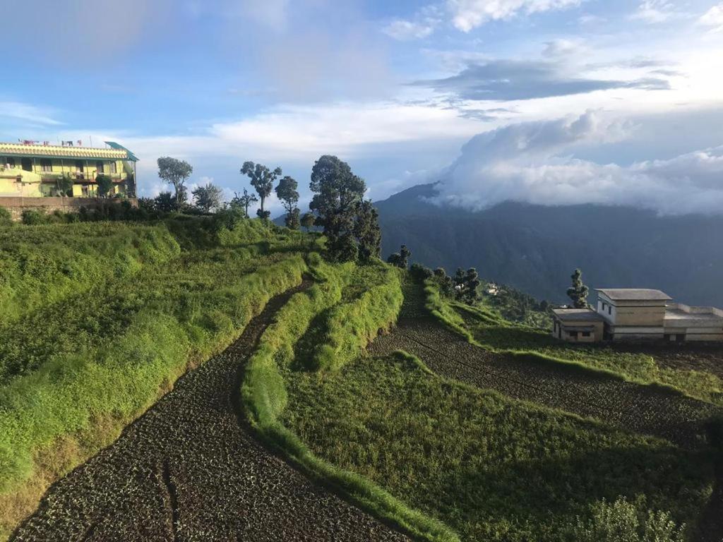Green View Resort New Tehri Экстерьер фото